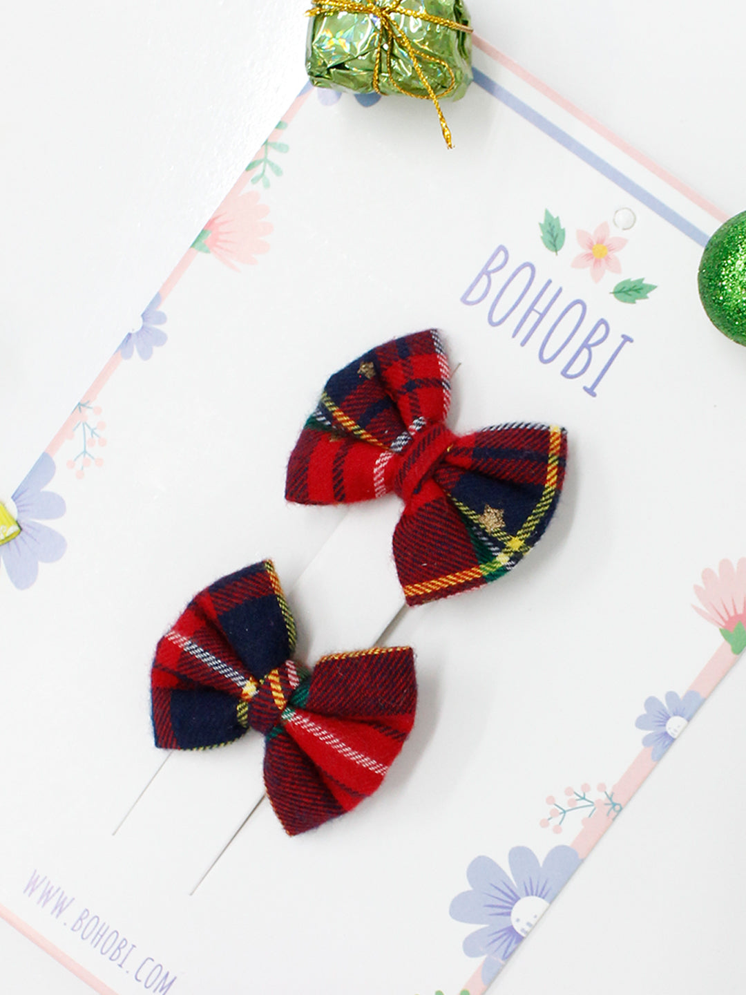 Red Star Check Bow- Set of 2